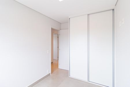 Apartamento à venda com 65m², 3 quartos e 2 vagasQuarto 2