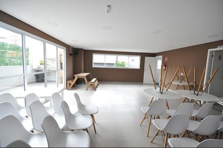 Apartamento à venda com 42m², 2 quartos e sem vagaÁrea comum - Salão de festas