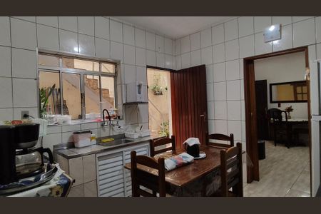 Casa à venda com 180m², 2 quartos e 2 vagas