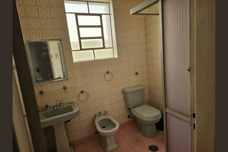 Banheiro de casa para alugar com 3 quartos, 120m² em Jardim Miriam, São Paulo