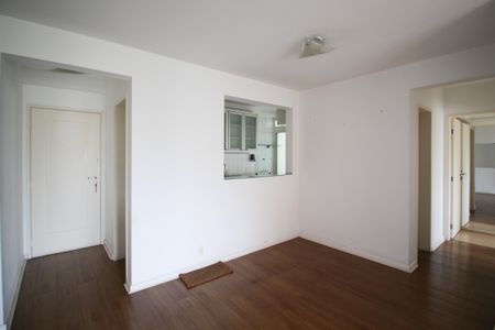 Apartamento à venda com 70m², 2 quartos e 2 vagas Apartamento à venda com 70m², 2 quartos e 2 vagasSala