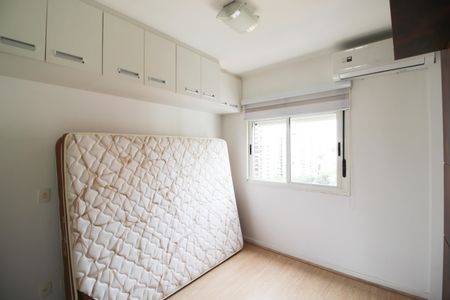Suíte  de apartamento à venda com 2 quartos, 70m² em Indianópolis, São Paulo