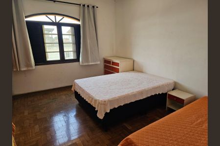 Quarto de casa à venda com 5 quartos, 304m² em Jardim Miriam, São Paulo