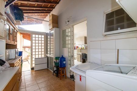 Casa à venda com 96m², 2 quartos e 3 vagasÁrea externa