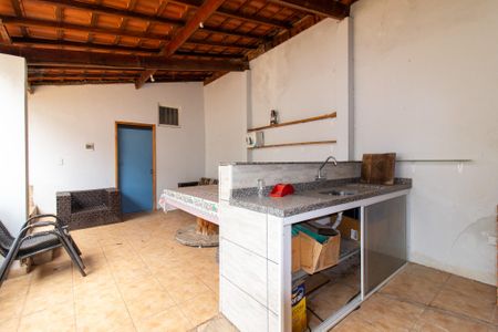 Casa à venda com 96m², 2 quartos e 3 vagasÁrea externa