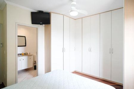 Apartamento à venda com 130m², 3 quartos e 2 vagasSuíte 1