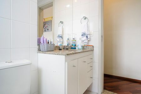 Apartamento à venda com 130m², 3 quartos e 2 vagasBanheiro da suíte 2