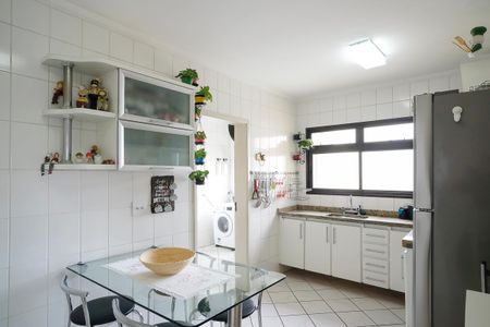 Apartamento à venda com 130m², 3 quartos e 2 vagasCozinha