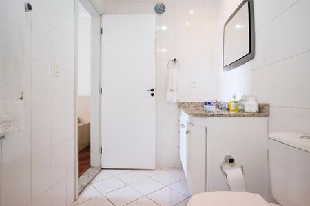 Apartamento à venda com 130m², 3 quartos e 2 vagasBanheiro da suíte 1