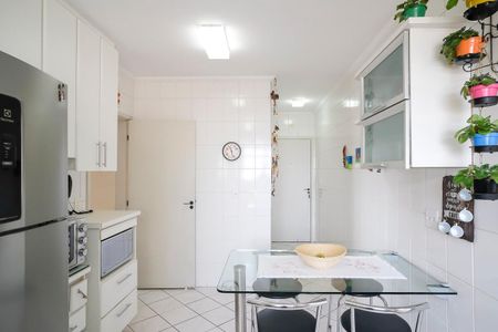 Apartamento à venda com 130m², 3 quartos e 2 vagasCozinha