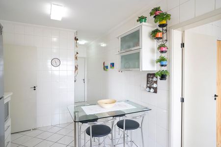 Apartamento à venda com 130m², 3 quartos e 2 vagasCozinha