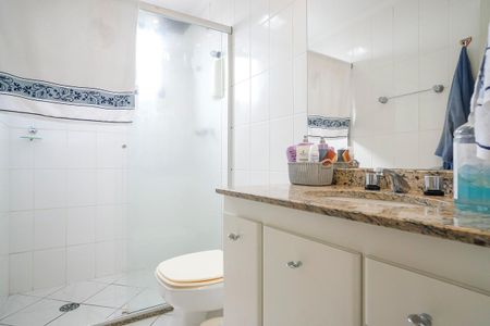 Apartamento à venda com 130m², 3 quartos e 2 vagasBanheiro da suíte 2