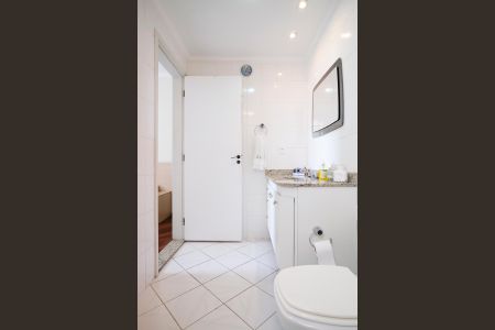 Apartamento à venda com 130m², 3 quartos e 2 vagasBanheiro da suíte 1