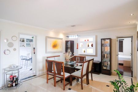 Apartamento à venda com 130m², 3 quartos e 2 vagasSala