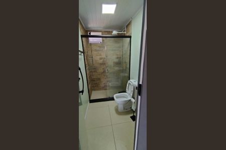 Banheiro de kitnet/studio para alugar com 1 quarto, 25m² em Guaratiba, Rio de Janeiro