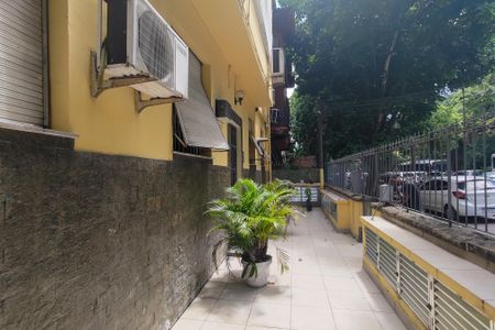 Apartamento para alugar com 60m², 2 quartos e sem vaga Apartamento para alugar com 60m², 2 quartos e sem vagaFachada e portaria