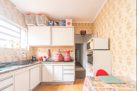 Casa à venda com 149m², 2 quartos e 3 vagas Casa à venda com 149m², 2 quartos e 3 vagasCozinha