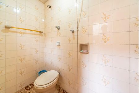 Casa à venda com 149m², 2 quartos e 3 vagas Casa à venda com 149m², 2 quartos e 3 vagasBanheiro Fundos