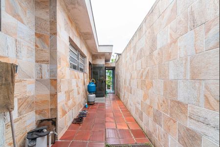 Casa à venda com 149m², 2 quartos e 3 vagas Casa à venda com 149m², 2 quartos e 3 vagasQuintal e Corredor