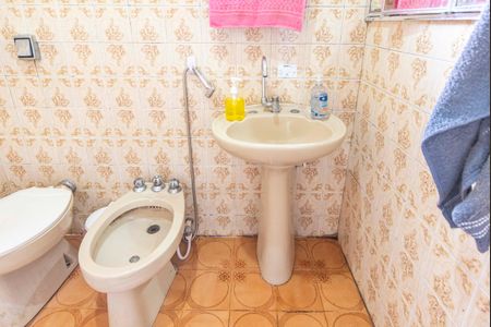 Casa à venda com 149m², 2 quartos e 3 vagas Casa à venda com 149m², 2 quartos e 3 vagasBanheiro