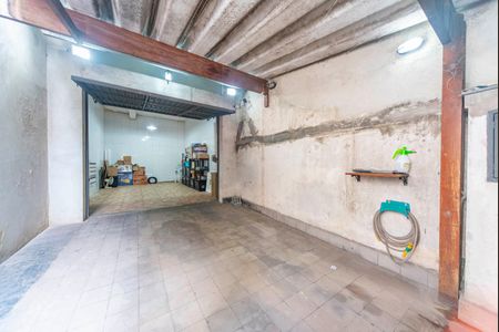 Casa à venda com 149m², 2 quartos e 3 vagas Casa à venda com 149m², 2 quartos e 3 vagasGaragem