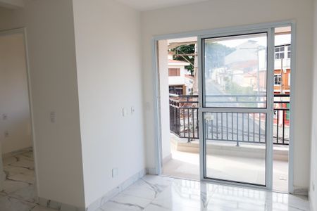 sala de apartamento para alugar com 2 quartos, 53m² em Km 18, Osasco