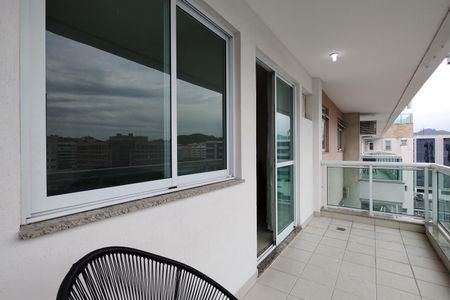 Apartamento à venda com 97m², 3 quartos e 2 vagasVaranda