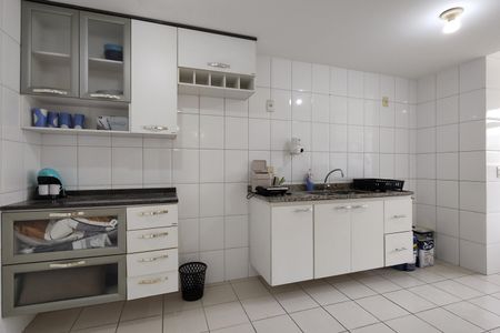 Apartamento à venda com 97m², 3 quartos e 2 vagasCozinha - Armários