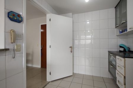 Apartamento à venda com 97m², 3 quartos e 2 vagasCozinha - Armários