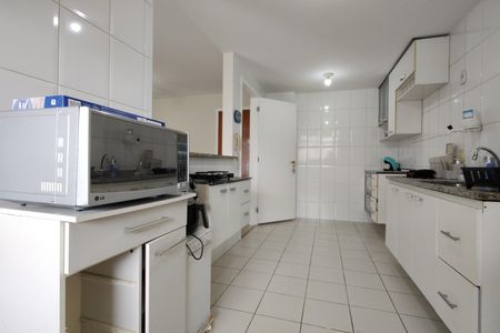 Apartamento à venda com 97m², 3 quartos e 2 vagasCozinha - Armários
