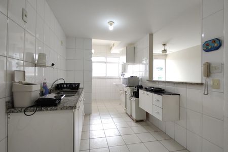 Apartamento à venda com 97m², 3 quartos e 2 vagasCozinha - Armários