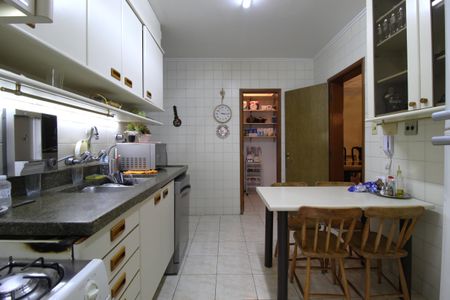 Apartamento à venda com 128m², 3 quartos e 2 vagasCozinha