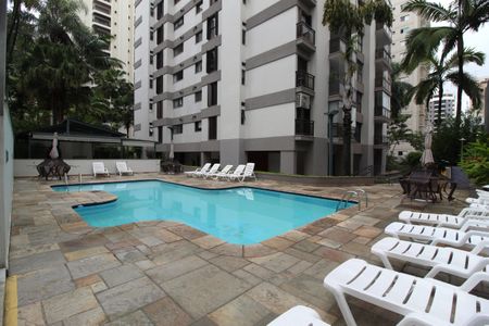 Apartamento à venda com 128m², 3 quartos e 2 vagasÁrea Comum - Piscina