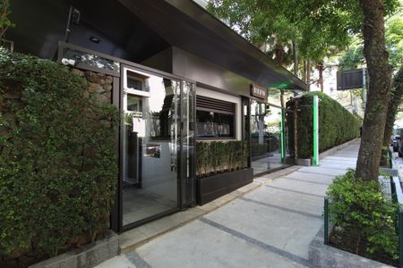 Apartamento à venda com 128m², 3 quartos e 2 vagasFachada e Portaria