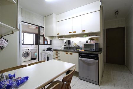 Apartamento à venda com 128m², 3 quartos e 2 vagasCozinha