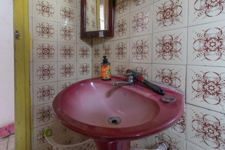 Casa à venda com 70m², 2 quartos e 2 vagasBanheiro