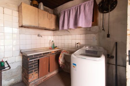 Casa à venda com 70m², 2 quartos e 2 vagasChurrasqueira