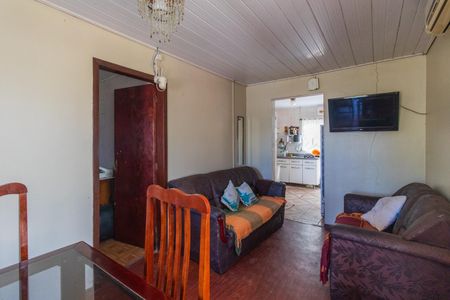 Casa à venda com 70m², 2 quartos e 2 vagasSala