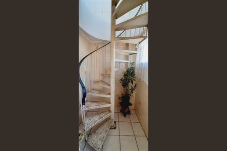 Apartamento à venda com 123m², 3 quartos e 1 vagaEscada