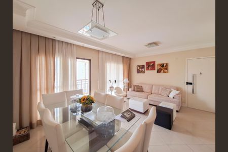 Apartamento para alugar com 124m², 3 quartos e 3 vagasSala