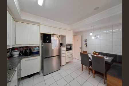 Apartamento para alugar com 124m², 3 quartos e 3 vagasCozinha