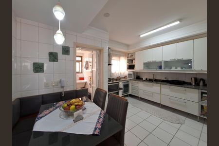 Apartamento para alugar com 124m², 3 quartos e 3 vagasCozinha