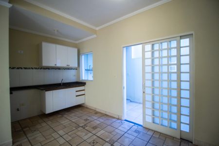 Casa de condomínio para alugar com 70m², 2 quartos e 2 vagasCozinha 