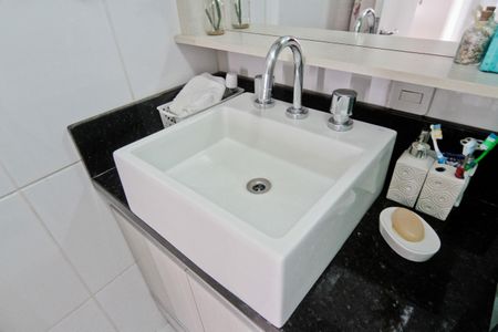 Apartamento à venda com 75m², 3 quartos e 2 vagasBanheiro