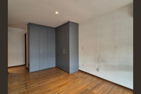 Apartamento para alugar com 208m², 3 quartos e 3 vagas Apartamento para alugar com 208m², 3 quartos e 3 vagasSuíte