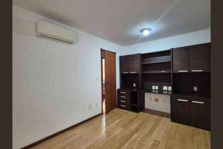 Apartamento para alugar com 208m², 3 quartos e 3 vagas Apartamento para alugar com 208m², 3 quartos e 3 vagasQuarto