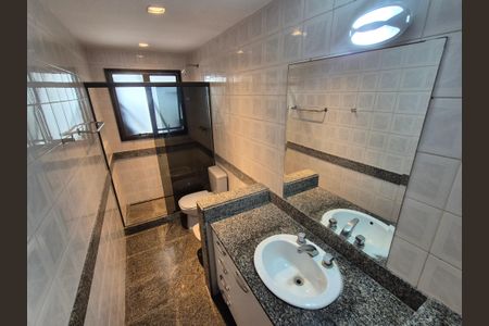 Apartamento para alugar com 208m², 3 quartos e 3 vagas Apartamento para alugar com 208m², 3 quartos e 3 vagasBanheiro