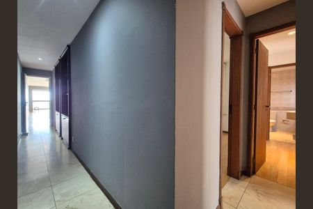 Apartamento para alugar com 208m², 3 quartos e 3 vagas Apartamento para alugar com 208m², 3 quartos e 3 vagasCorredor