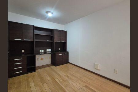 Apartamento para alugar com 208m², 3 quartos e 3 vagas Apartamento para alugar com 208m², 3 quartos e 3 vagasQuarto