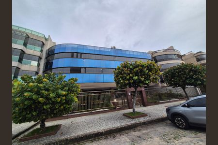 Apartamento para alugar com 208m², 3 quartos e 3 vagas Apartamento para alugar com 208m², 3 quartos e 3 vagasFachada